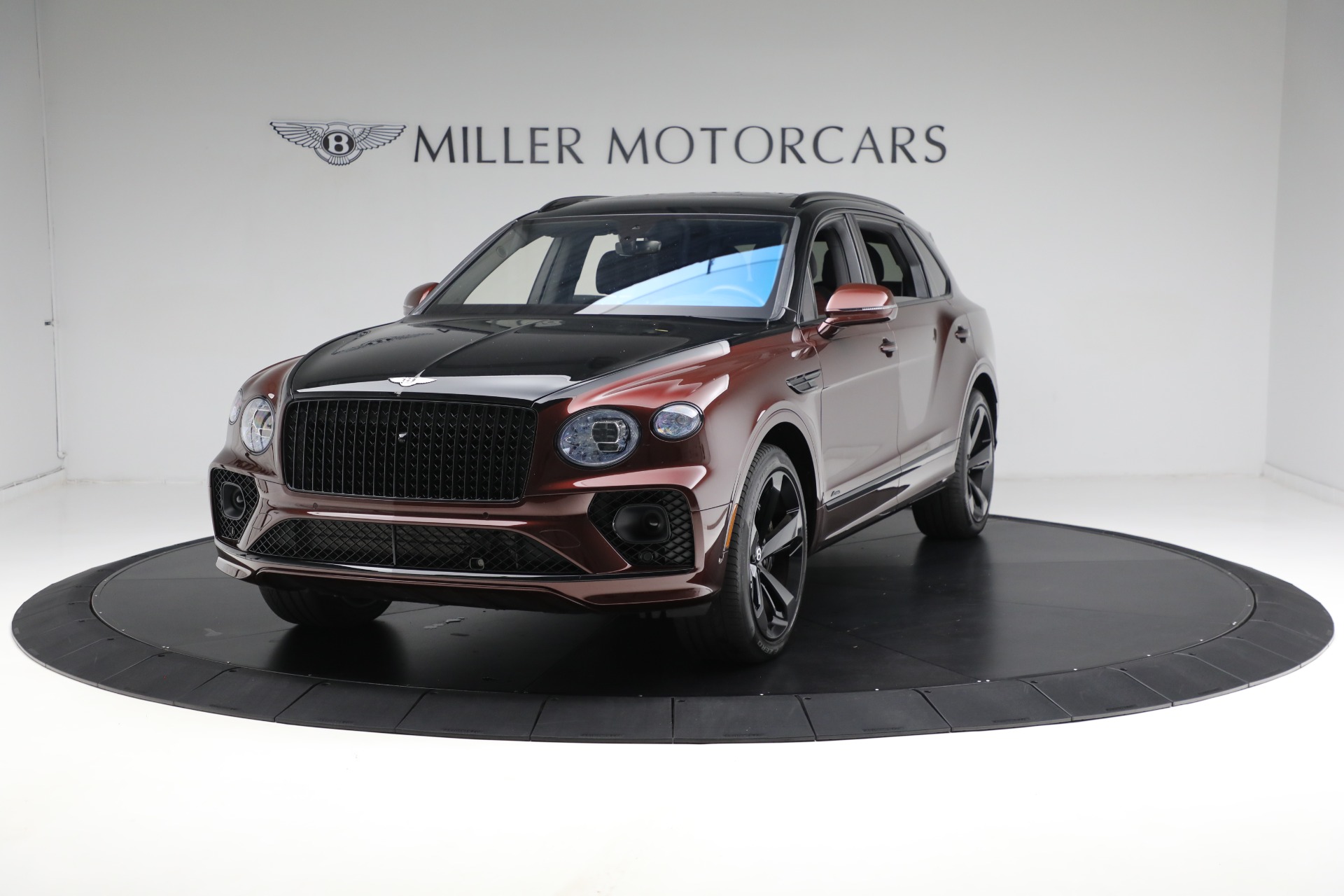 Used 2023 Bentley Bentayga EWB Azure V8 for sale $264,900 at Alfa Romeo of Greenwich in Greenwich CT 06830 1