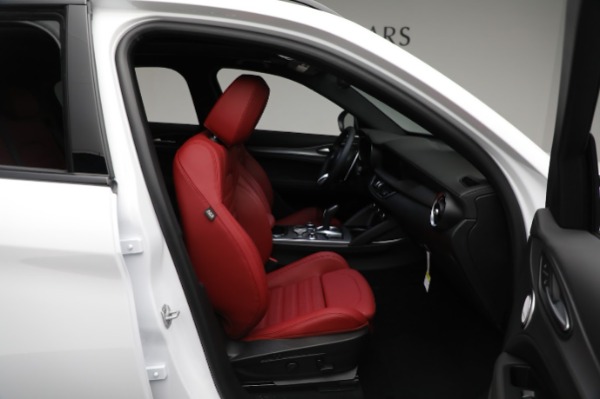 New 2024 Alfa Romeo Stelvio Veloce for sale Sold at Alfa Romeo of Greenwich in Greenwich CT 06830 27