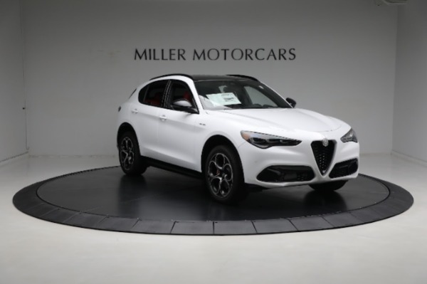 New 2024 Alfa Romeo Stelvio Veloce for sale $57,420 at Alfa Romeo of Greenwich in Greenwich CT 06830 19