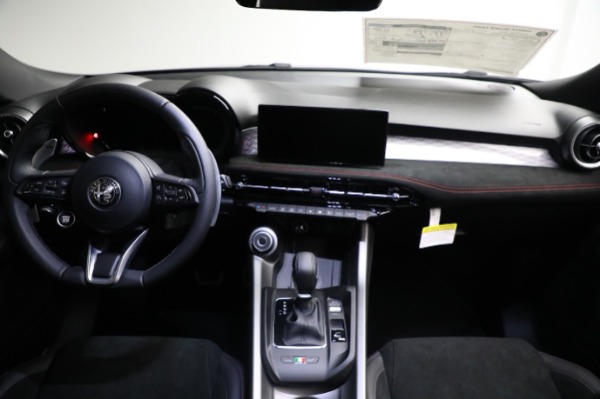 Used 2024 Alfa Romeo Tonale Veloce for sale $28,900 at Alfa Romeo of Greenwich in Greenwich CT 06830 28