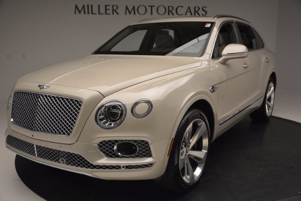 Used 2017 Bentley Bentayga for sale Sold at Alfa Romeo of Greenwich in Greenwich CT 06830 13