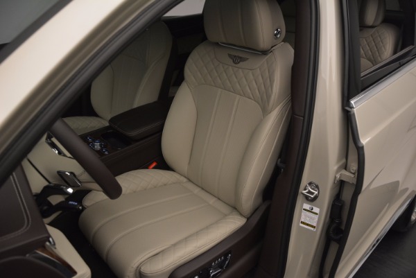 Used 2017 Bentley Bentayga for sale Sold at Alfa Romeo of Greenwich in Greenwich CT 06830 17