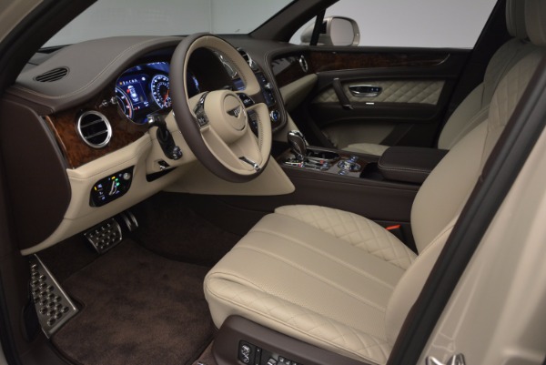 Used 2017 Bentley Bentayga for sale Sold at Alfa Romeo of Greenwich in Greenwich CT 06830 19