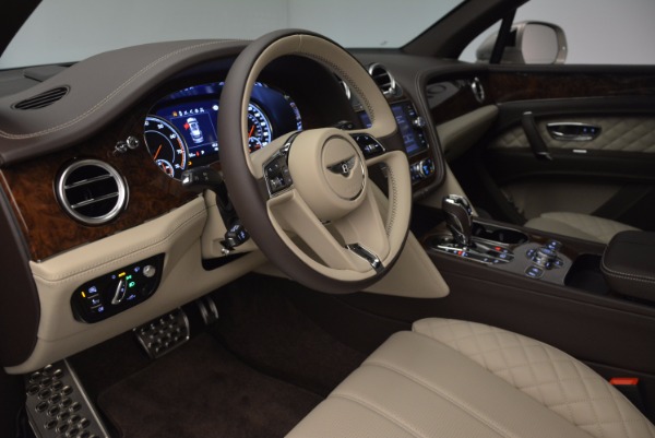Used 2017 Bentley Bentayga for sale Sold at Alfa Romeo of Greenwich in Greenwich CT 06830 20