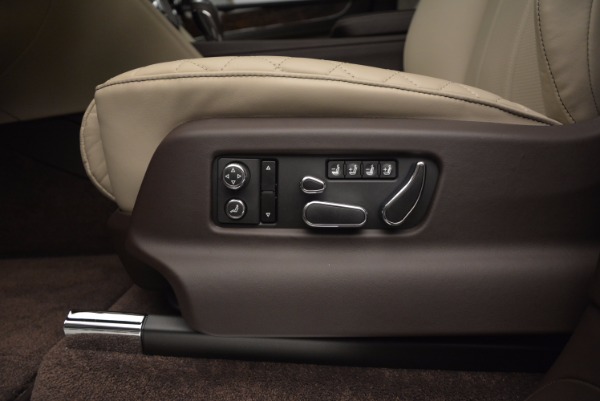 Used 2017 Bentley Bentayga for sale Sold at Alfa Romeo of Greenwich in Greenwich CT 06830 24