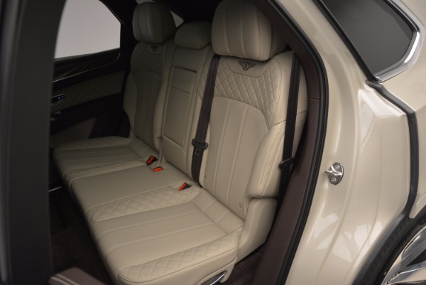Used 2017 Bentley Bentayga for sale Sold at Alfa Romeo of Greenwich in Greenwich CT 06830 27