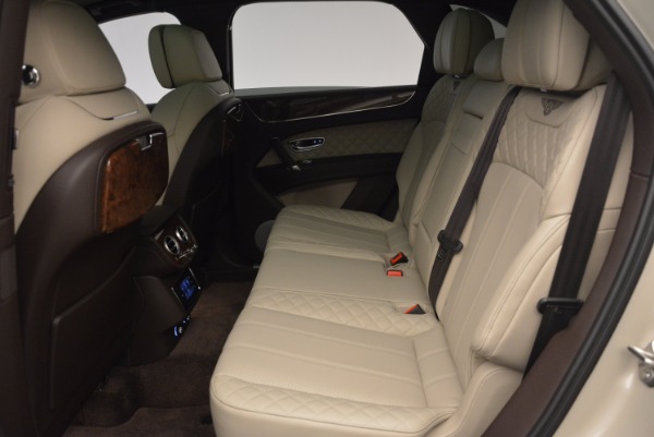 Used 2017 Bentley Bentayga for sale Sold at Alfa Romeo of Greenwich in Greenwich CT 06830 28