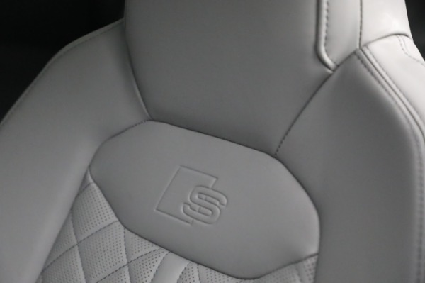 Used 2023 Audi SQ8 4.0T quattro Prestige for sale Sold at Alfa Romeo of Greenwich in Greenwich CT 06830 19
