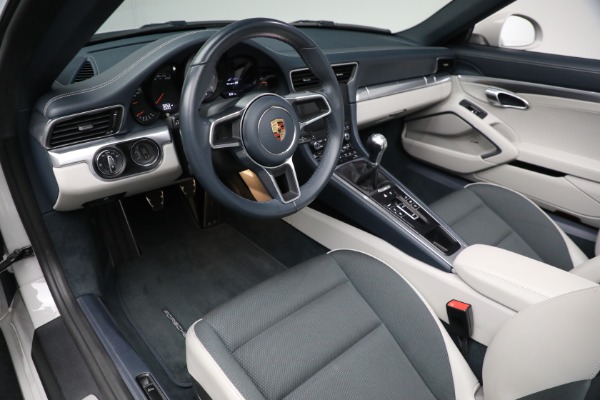 Used 2019 Porsche 911 Targa 4S for sale $149,900 at Alfa Romeo of Greenwich in Greenwich CT 06830 18