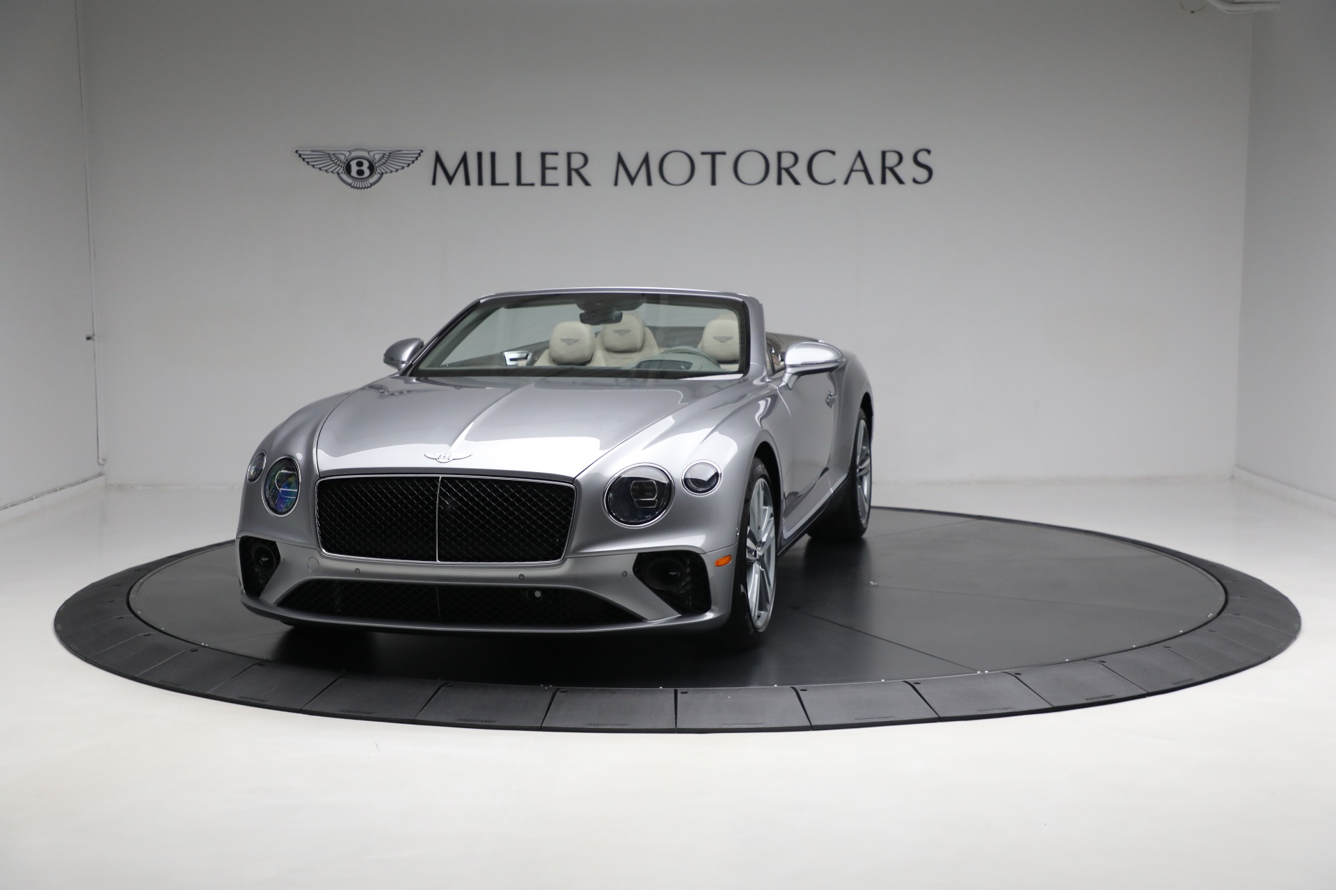 New 2024 Bentley Continental GTC V8 for sale $305,645 at Alfa Romeo of Greenwich in Greenwich CT 06830 1