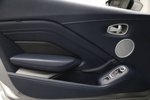 Used 2022 Aston Martin Vantage for sale Sold at Alfa Romeo of Greenwich in Greenwich CT 06830 25