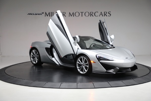 Used 2018 McLaren 570S Spider for sale $173,900 at Alfa Romeo of Greenwich in Greenwich CT 06830 20