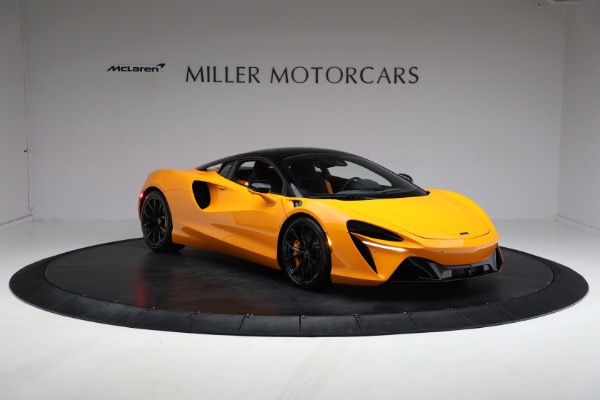 New 2024 McLaren Artura Performance for sale $278,733 at Alfa Romeo of Greenwich in Greenwich CT 06830 14