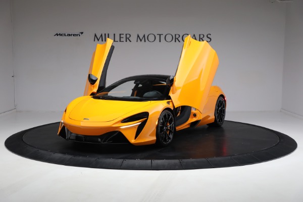 New 2024 McLaren Artura Performance for sale $278,733 at Alfa Romeo of Greenwich in Greenwich CT 06830 16