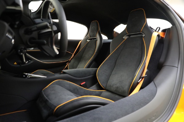 Used 2024 McLaren Artura Performance for sale Call for price at Alfa Romeo of Greenwich in Greenwich CT 06830 27