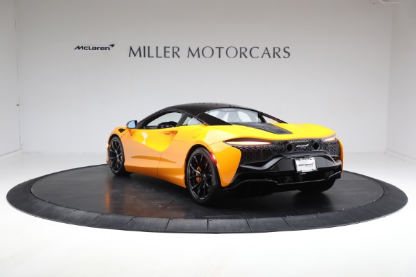 New 2024 McLaren Artura Performance for sale $278,733 at Alfa Romeo of Greenwich in Greenwich CT 06830 7