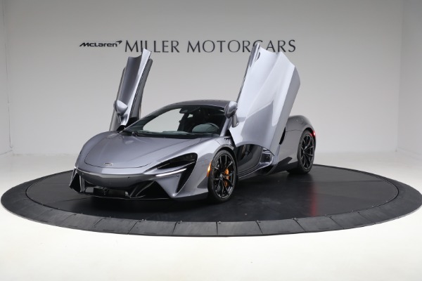 Used 2024 McLaren Artura Performance for sale $185,900 at Alfa Romeo of Greenwich in Greenwich CT 06830 14