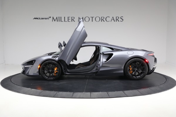 Used 2024 McLaren Artura Performance for sale $185,900 at Alfa Romeo of Greenwich in Greenwich CT 06830 15