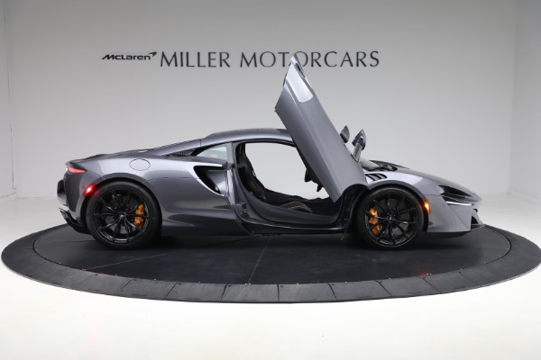 Used 2024 McLaren Artura Performance for sale $185,900 at Alfa Romeo of Greenwich in Greenwich CT 06830 19