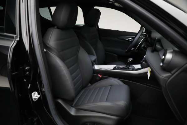New 2024 Alfa Romeo Tonale Veloce for sale Sold at Alfa Romeo of Greenwich in Greenwich CT 06830 28