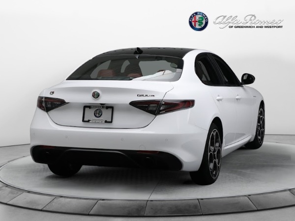 New 2024 Alfa Romeo Giulia Veloce for sale $55,985 at Alfa Romeo of Greenwich in Greenwich CT 06830 13