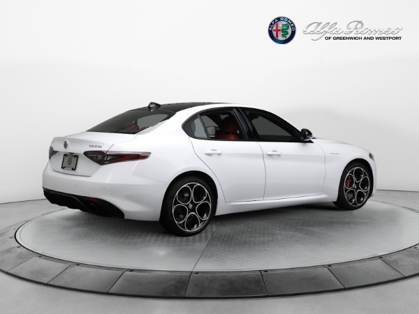 New 2024 Alfa Romeo Giulia Veloce for sale $55,985 at Alfa Romeo of Greenwich in Greenwich CT 06830 14