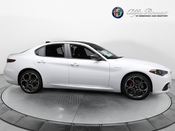 New 2024 Alfa Romeo Giulia Veloce for sale $55,985 at Alfa Romeo of Greenwich in Greenwich CT 06830 16