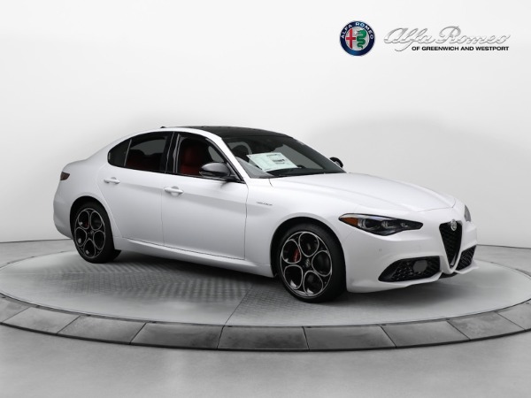 New 2024 Alfa Romeo Giulia Veloce for sale $55,985 at Alfa Romeo of Greenwich in Greenwich CT 06830 17