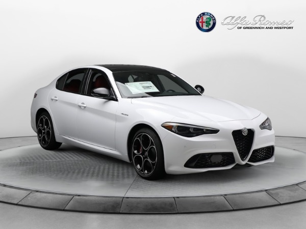 New 2024 Alfa Romeo Giulia Veloce for sale $55,985 at Alfa Romeo of Greenwich in Greenwich CT 06830 18