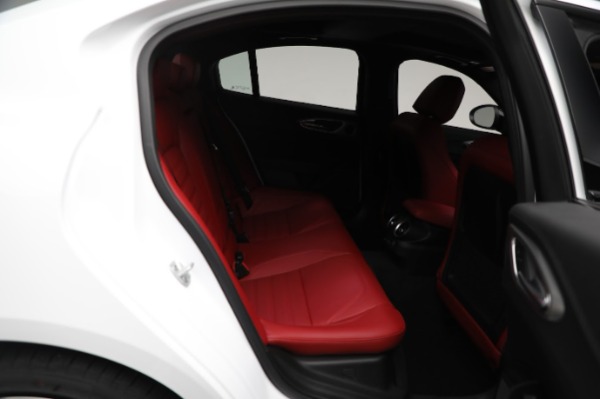 New 2024 Alfa Romeo Giulia Veloce for sale Sold at Alfa Romeo of Greenwich in Greenwich CT 06830 28
