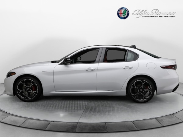 New 2024 Alfa Romeo Giulia Veloce for sale $55,985 at Alfa Romeo of Greenwich in Greenwich CT 06830 8