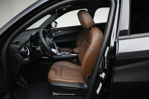 Used 2022 Alfa Romeo Stelvio Ti for sale Sold at Alfa Romeo of Greenwich in Greenwich CT 06830 22