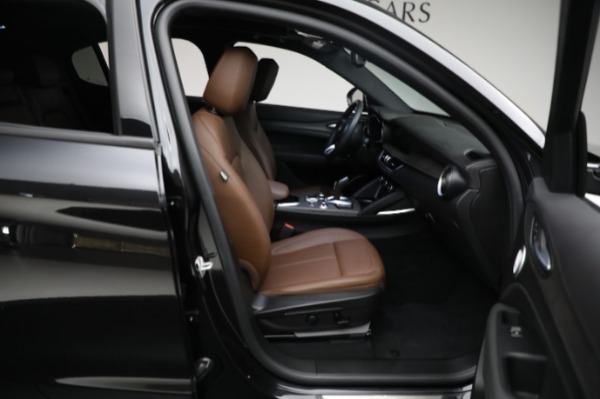 Used 2022 Alfa Romeo Stelvio Ti for sale Sold at Alfa Romeo of Greenwich in Greenwich CT 06830 23