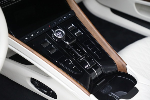 Used 2024 Aston Martin DB12 Volante for sale Sold at Alfa Romeo of Greenwich in Greenwich CT 06830 21