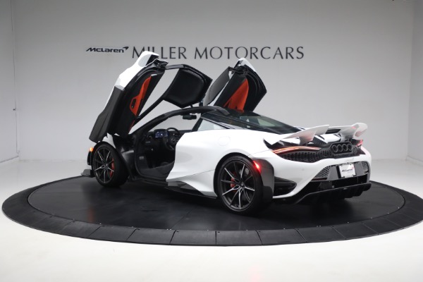 Used 2021 McLaren 765LT for sale $469,900 at Alfa Romeo of Greenwich in Greenwich CT 06830 14
