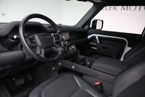 Used 2023 Land Rover Defender 90 X-Dynamic SE for sale $72,900 at Alfa Romeo of Greenwich in Greenwich CT 06830 14