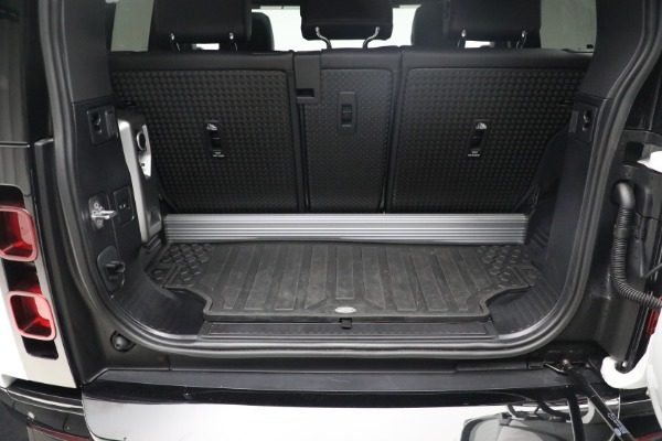 Used 2023 Land Rover Defender 90 X-Dynamic SE for sale Sold at Alfa Romeo of Greenwich in Greenwich CT 06830 18