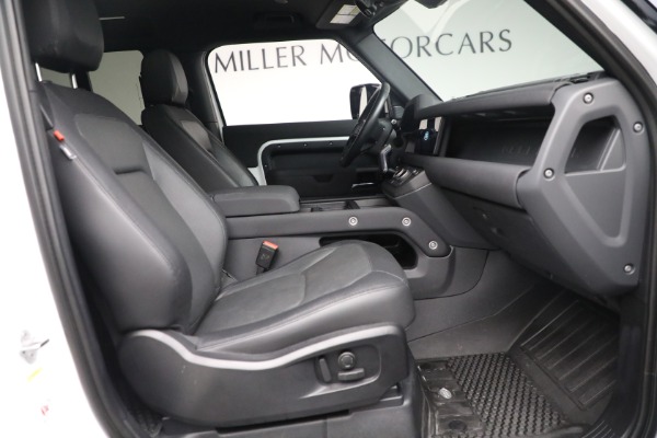 Used 2023 Land Rover Defender 90 X-Dynamic SE for sale Sold at Alfa Romeo of Greenwich in Greenwich CT 06830 20