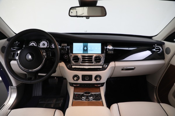 Used 2014 Rolls-Royce Wraith for sale Sold at Alfa Romeo of Greenwich in Greenwich CT 06830 4
