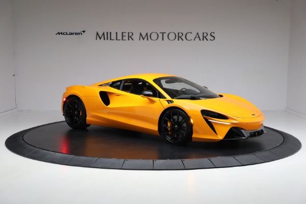 New 2024 McLaren Artura for sale $276,833 at Alfa Romeo of Greenwich in Greenwich CT 06830 10