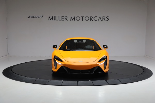 New 2024 McLaren Artura for sale Sold at Alfa Romeo of Greenwich in Greenwich CT 06830 12