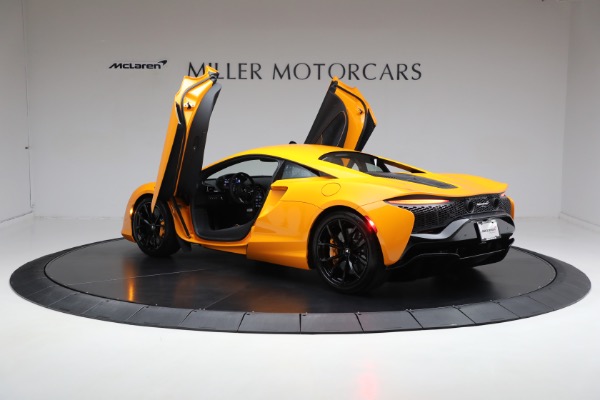 New 2024 McLaren Artura for sale $276,833 at Alfa Romeo of Greenwich in Greenwich CT 06830 15