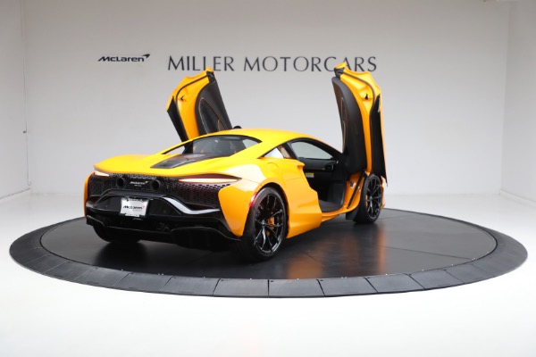 New 2024 McLaren Artura for sale $276,833 at Alfa Romeo of Greenwich in Greenwich CT 06830 17