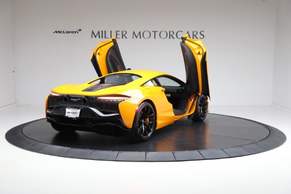 New 2024 McLaren Artura for sale Sold at Alfa Romeo of Greenwich in Greenwich CT 06830 17