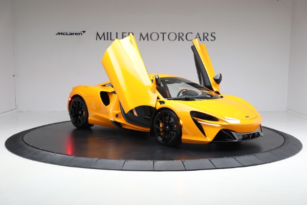 New 2024 McLaren Artura for sale Sold at Alfa Romeo of Greenwich in Greenwich CT 06830 18