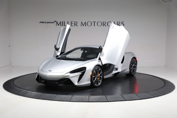 New 2024 McLaren Artura TechLux for sale $291,233 at Alfa Romeo of Greenwich in Greenwich CT 06830 12