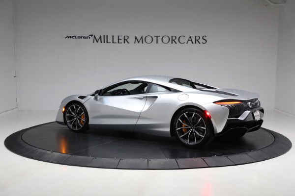 New 2024 McLaren Artura TechLux for sale $291,233 at Alfa Romeo of Greenwich in Greenwich CT 06830 4