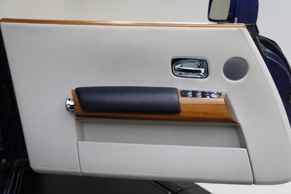Used 2010 Rolls-Royce Phantom Drophead Coupe for sale Sold at Alfa Romeo of Greenwich in Greenwich CT 06830 28