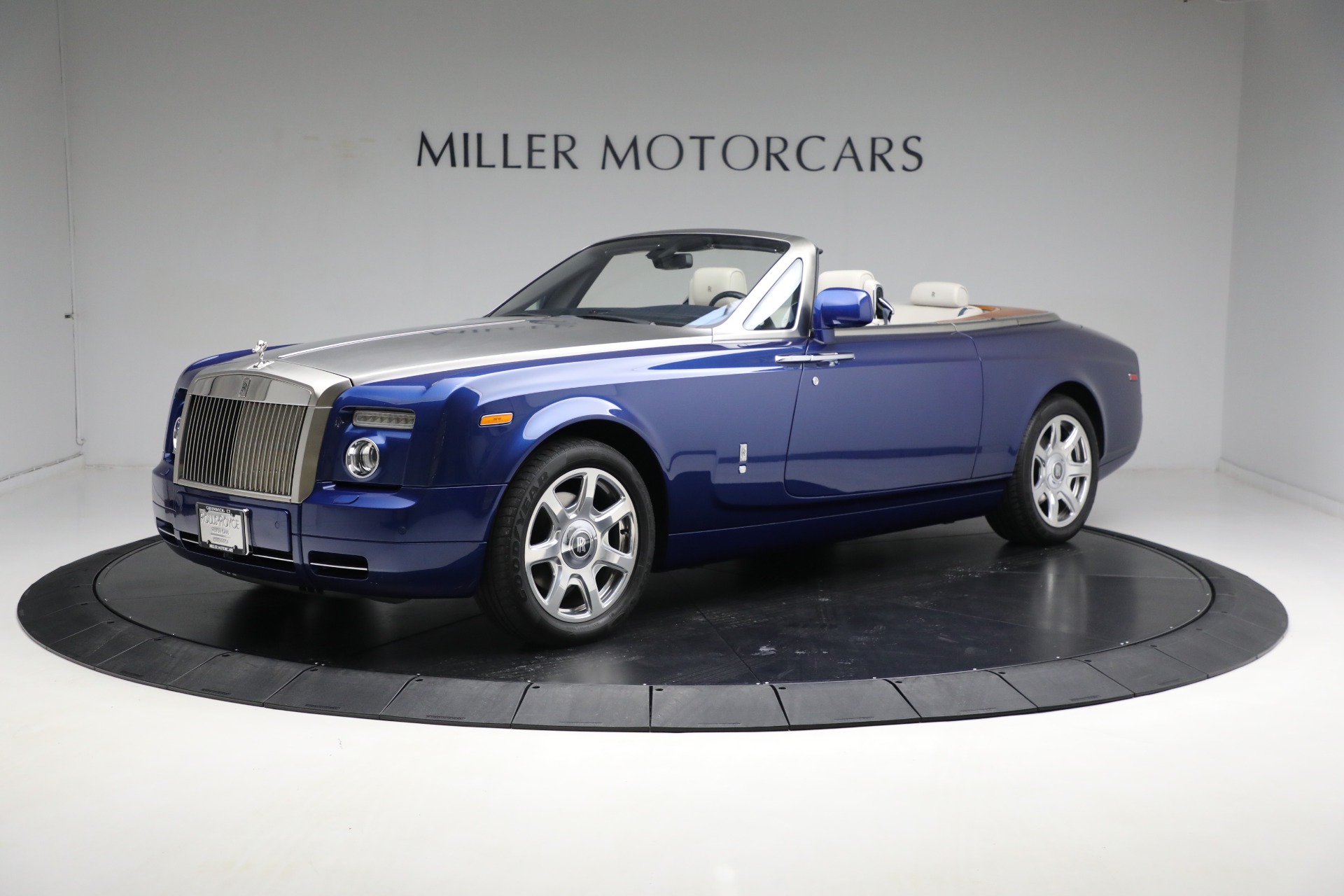 Used 2010 Rolls-Royce Phantom Drophead Coupe for sale Sold at Alfa Romeo of Greenwich in Greenwich CT 06830 1