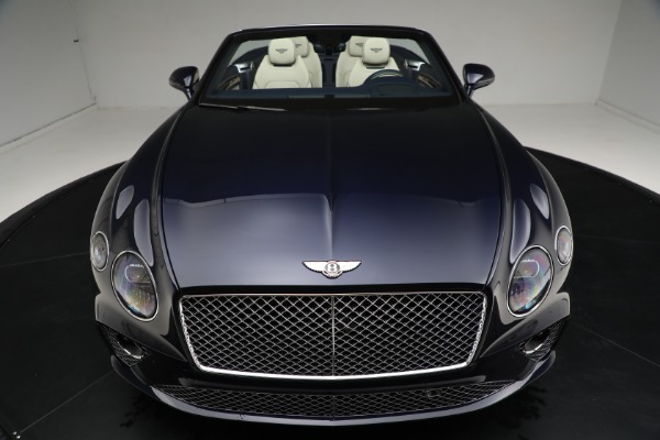 Used 2022 Bentley Continental GTC V8 for sale $239,900 at Alfa Romeo of Greenwich in Greenwich CT 06830 25